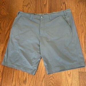 EUC Men’s Eddie Bauer 10” Chino Shorts Size 40